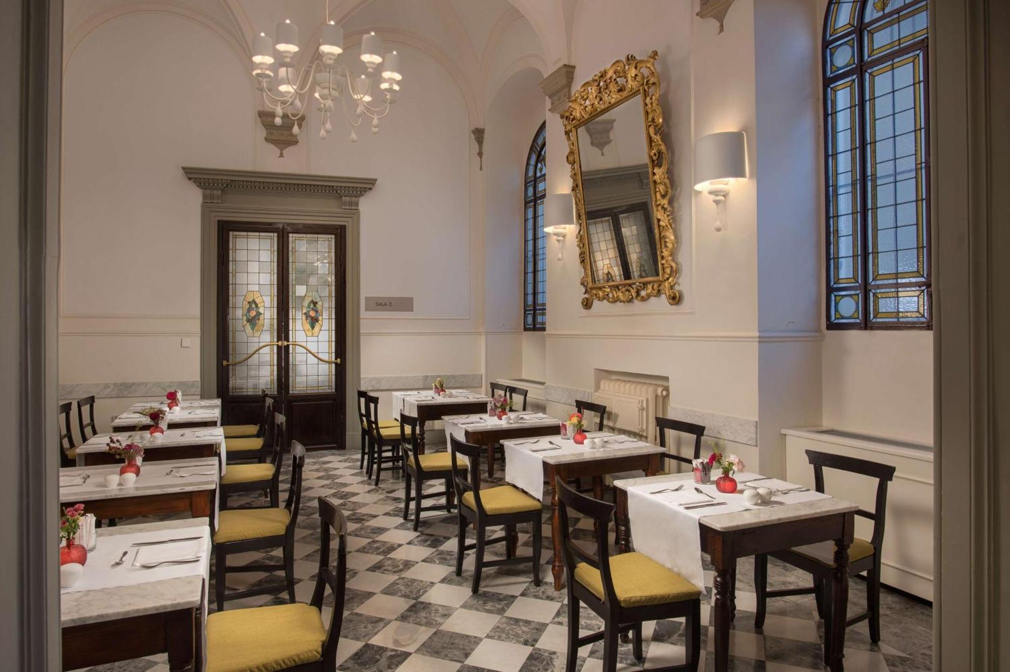 Hotel NH Collection Firenze Porta Rossa Esterno foto The restaurant