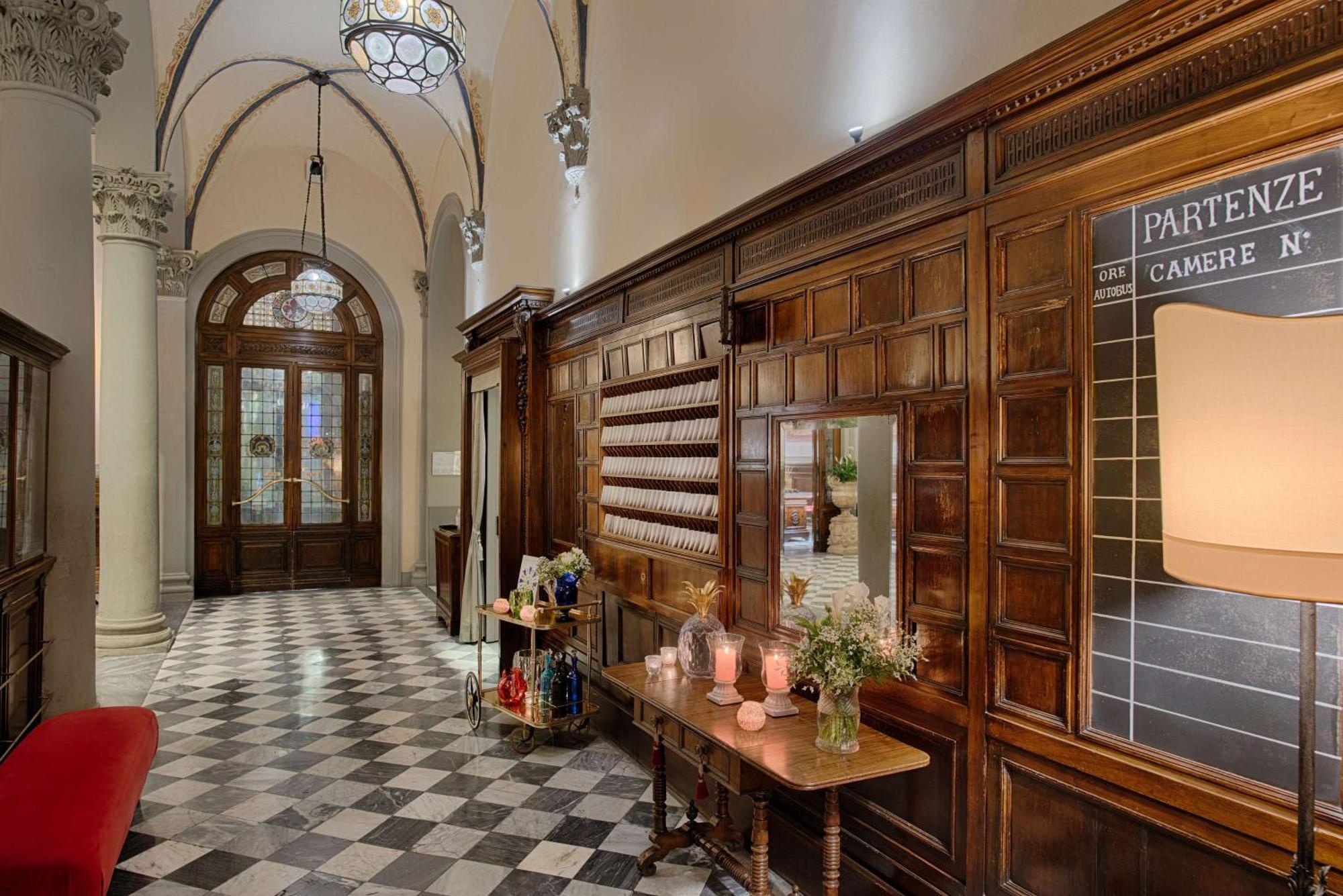 Hotel NH Collection Firenze Porta Rossa Esterno foto